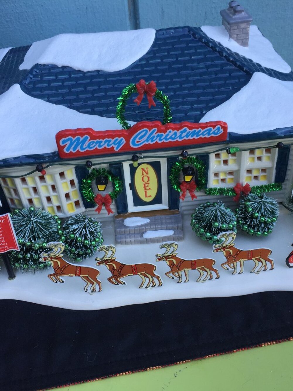 Department 56 Season's Greetings House Snow Village Christmas Lane Lights Blnk